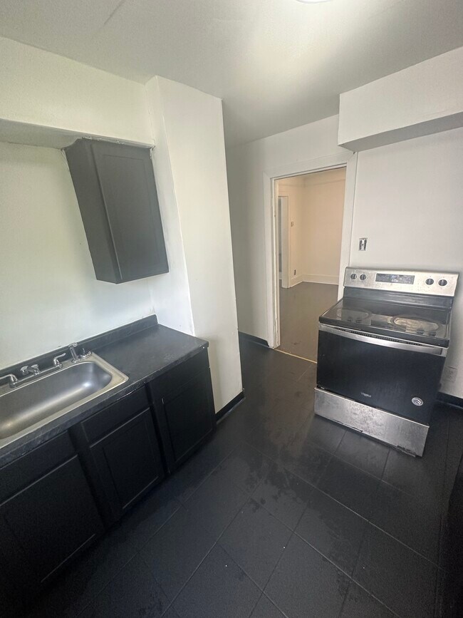 Building Photo - 16171 Santa Rosa Dr