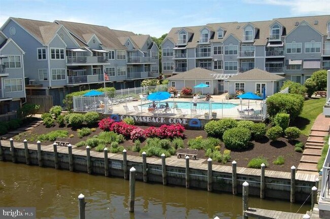 Building Photo - 82 Fountain St