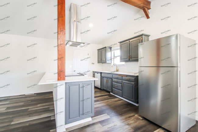 Building Photo - 407 W 35th Pl