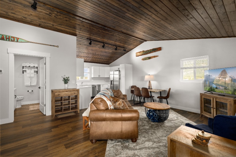 Building Photo - 916 Jensen Rd