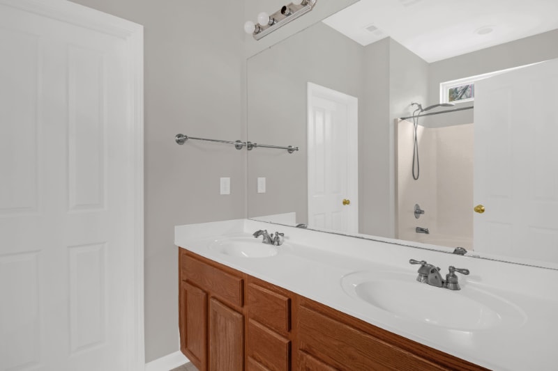 Building Photo - 4204 Spring Oak Dr