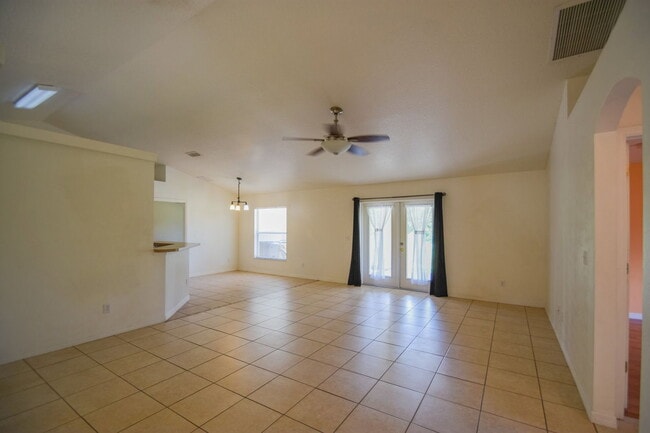 Building Photo - 10438 Vista Pines Loop