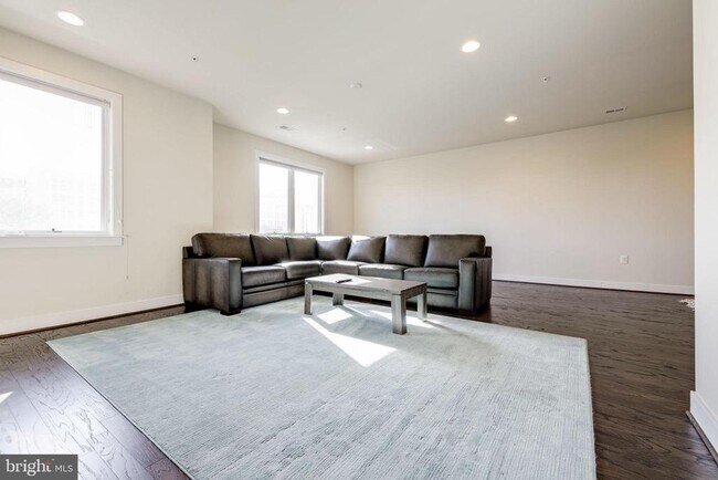 Building Photo - 1224 Main Line Blvd