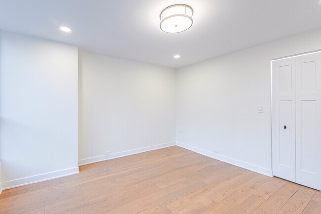 Building Photo - 405 N Wabash Ave