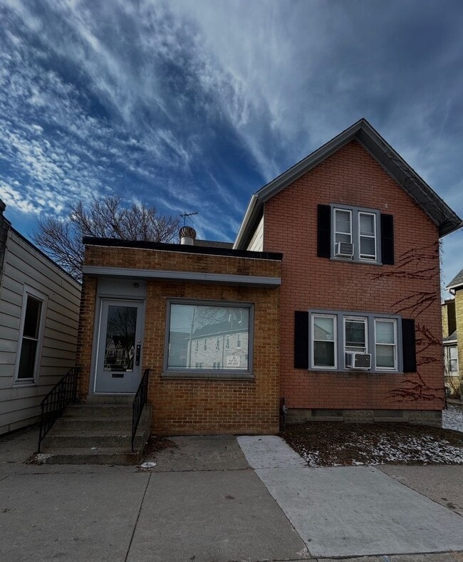 Building Photo - 2359 S KK Ave