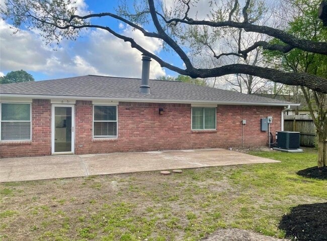 Building Photo - 5030 Valleyview Dr