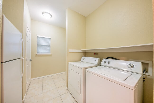 Building Photo - 2809 E 22nd St