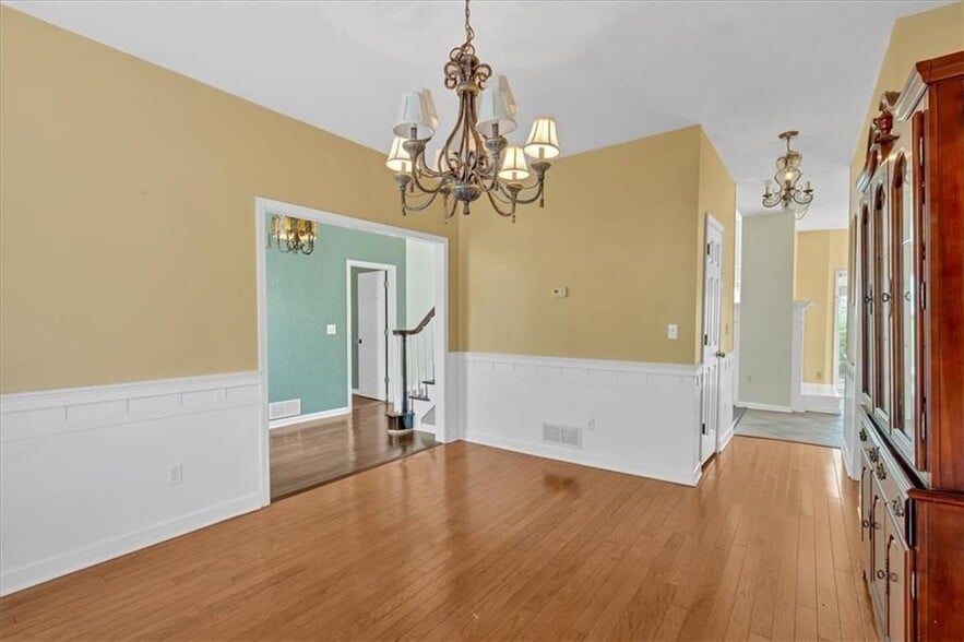 Building Photo - 3525 Sir Johns Ct NW