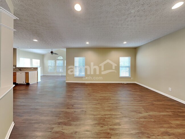 Building Photo - 6031 Delfair Ln