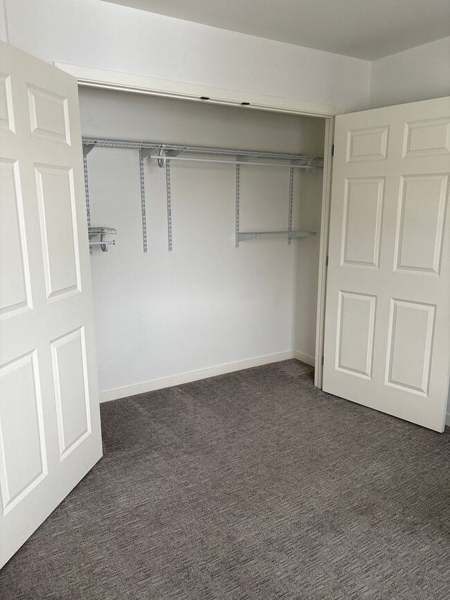 Building Photo - 213 N 76th Ave