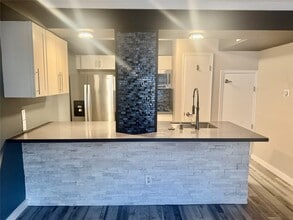 Building Photo - 829 Wax Myrtle Ln