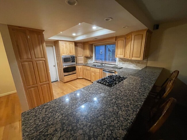 Building Photo - Magalia 2 bed 2 bath home with bonus room....