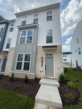 Building Photo - 15330 Oasis Sun Aly