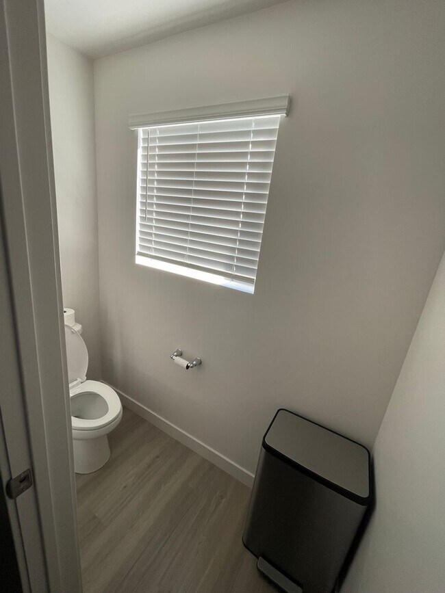 Building Photo - HUGE Townhome For Rent in Saratoga Springs!!