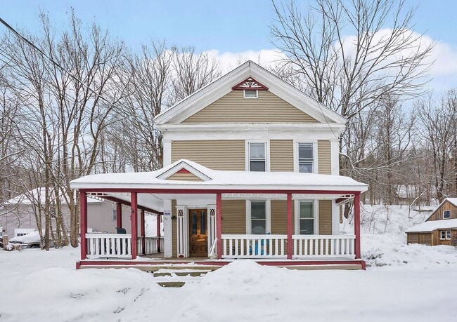 Building Photo - 11 Russell Rd