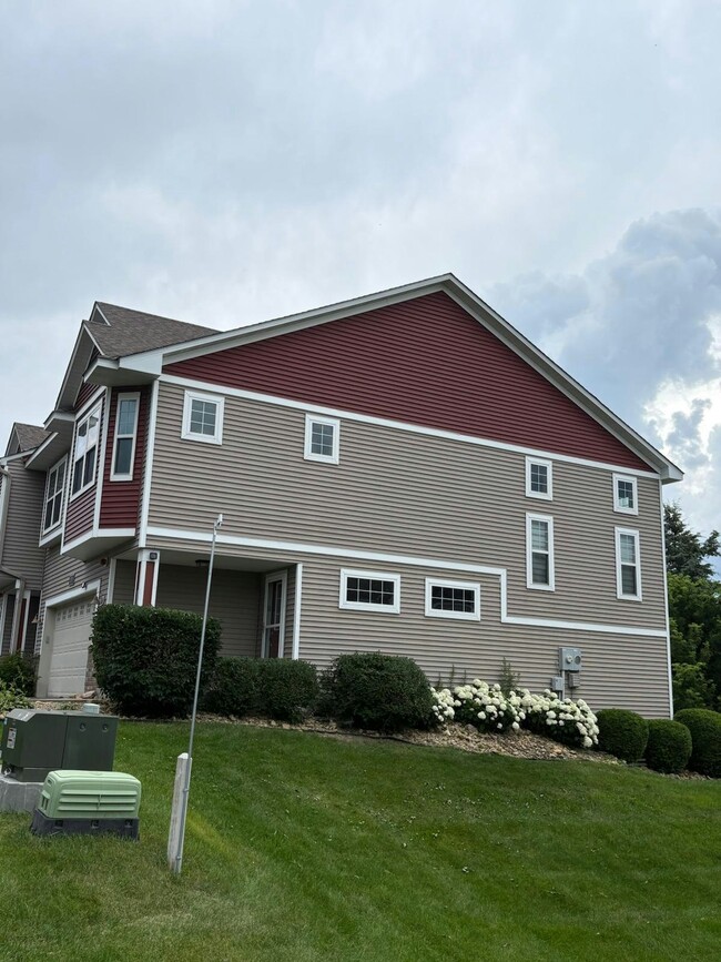 Building Photo - 15251 Maryland Ave