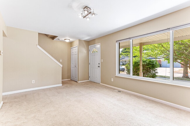 Building Photo - 39890 Edmundton St