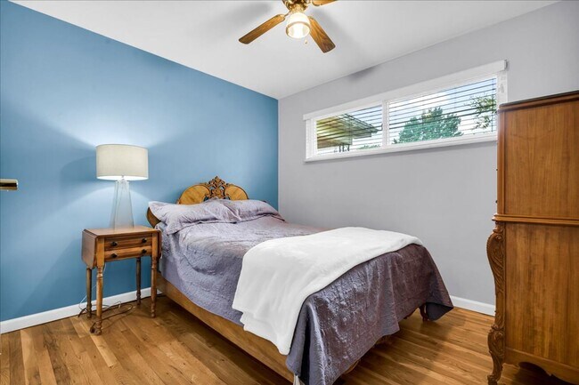 Building Photo - Charming Madison Heights Home with Garage and Fenced Yard