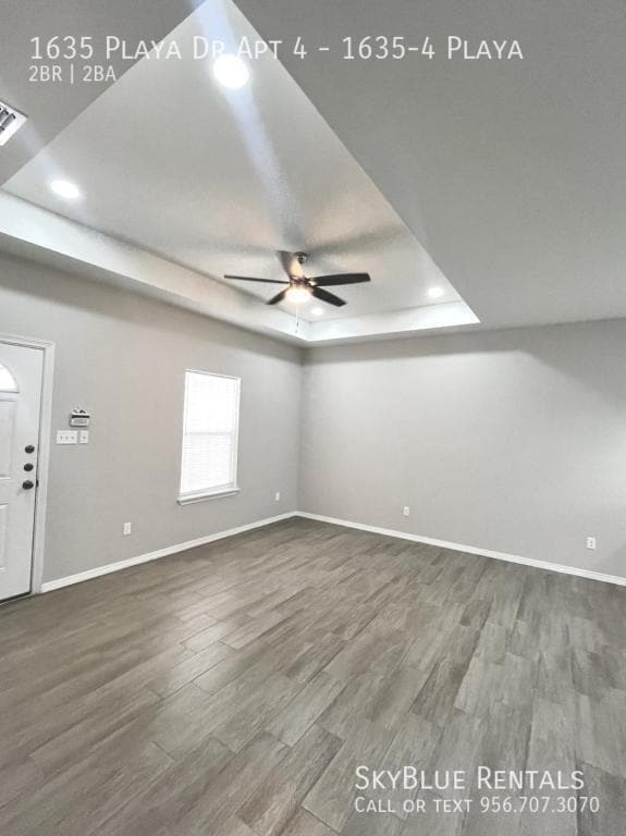 Building Photo - 1635 Playa Dr