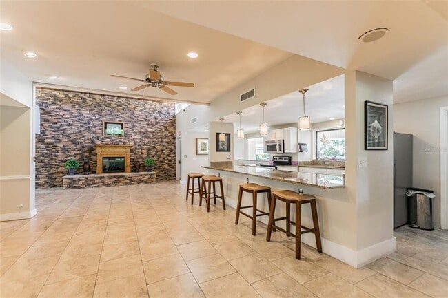 Building Photo - 900 Cove Cay Dr