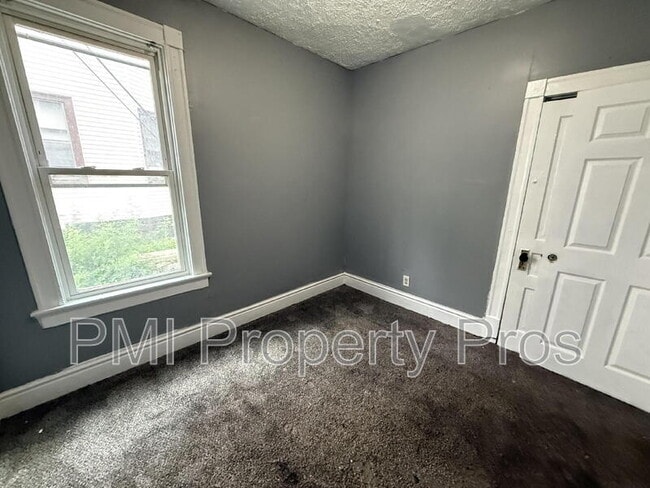 Building Photo - 1415 N 37th St