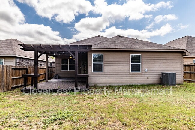 Building Photo - 8003 Oxbow Way