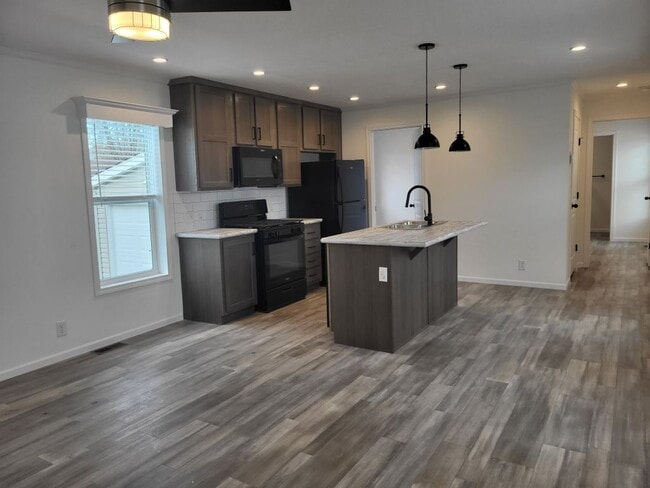 Building Photo - 140 Flamingo Dr