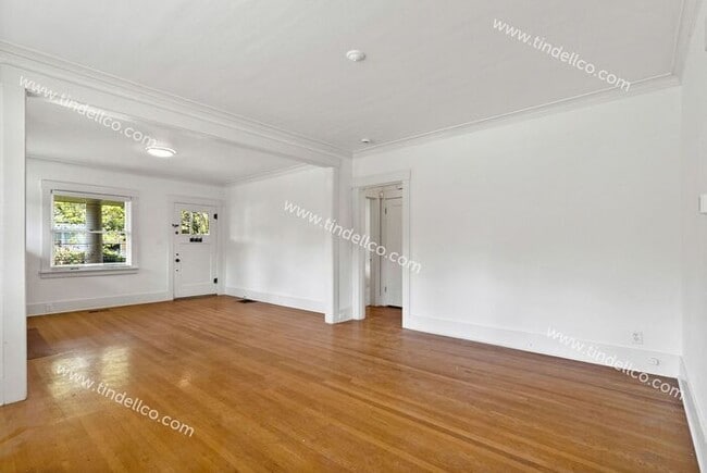 Building Photo - 4 Bedroom Bungalow Inner Northeast Portlan...