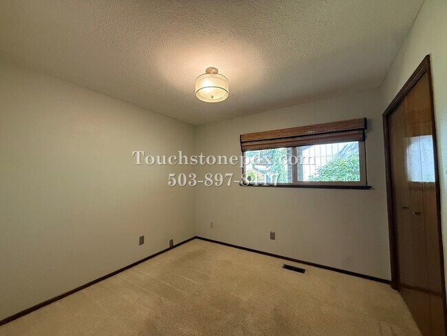 Building Photo - 13540 SW Hyland Park Ct