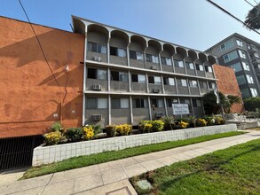 Building Photo - 6711 Yucca St