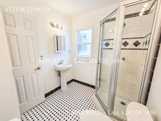 Building Photo - 4122 179th St