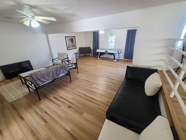 Building Photo - 991 N 2100 W