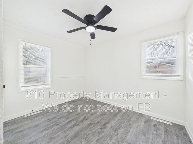 Building Photo - 7907 E 51st St