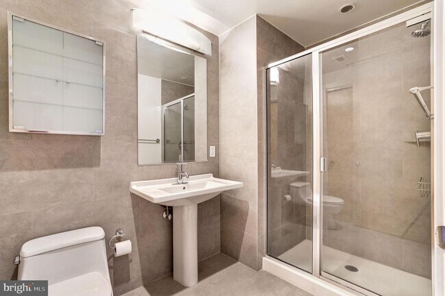 Building Photo - 1133 14th St NW