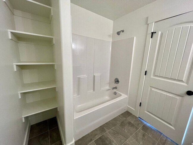 Building Photo - HUGE NEW HOUSE FOR RENT NEAR HILL AFB