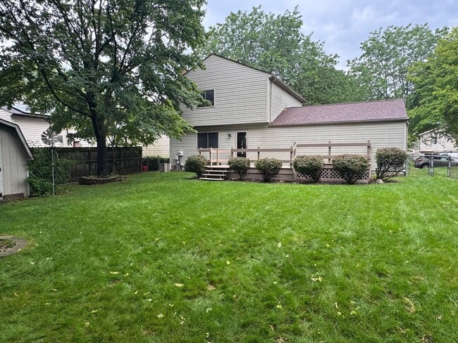 Building Photo - 2975 Stillmeadow Dr