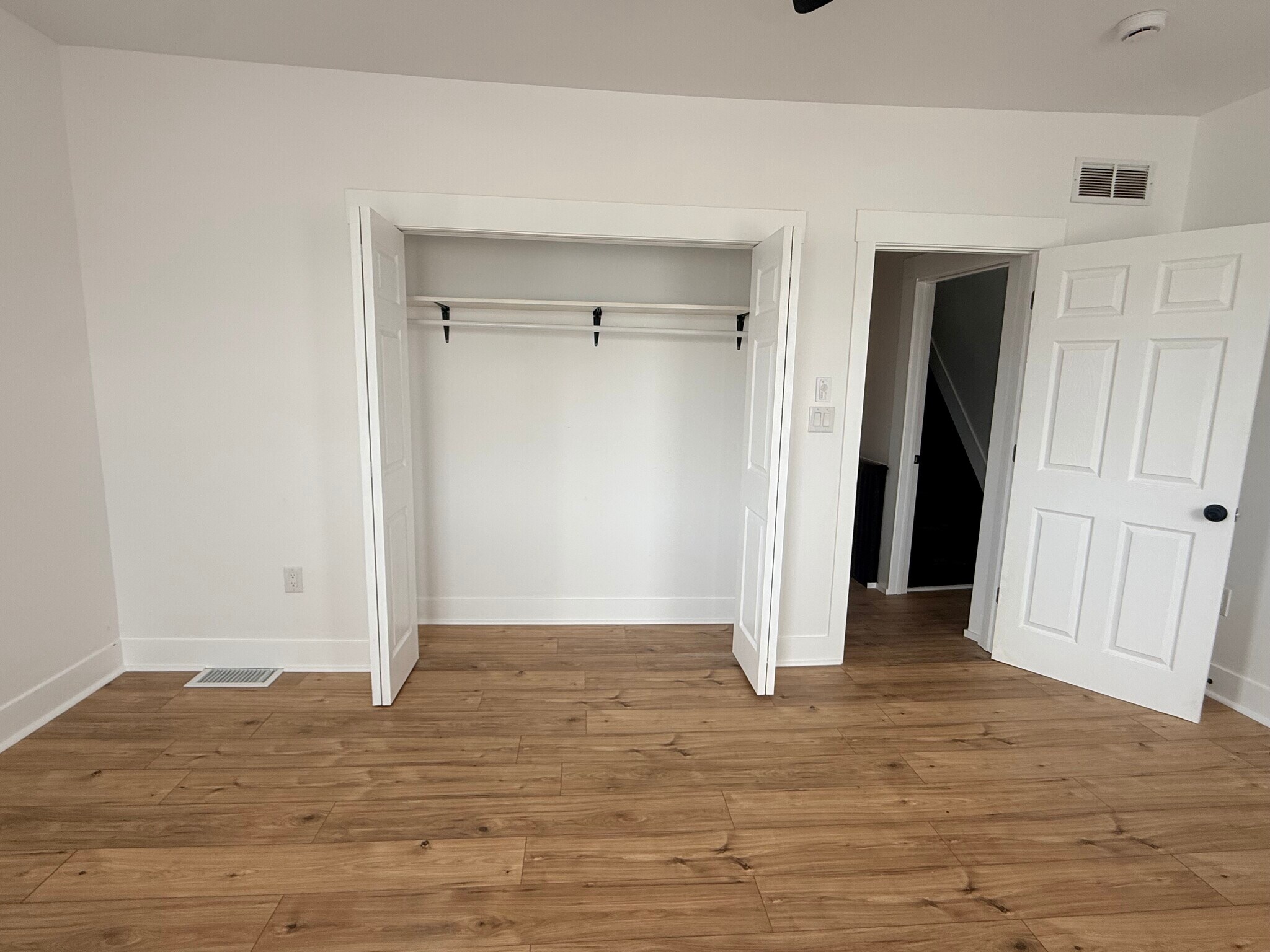 Building Photo - 908 Mount Rose Ave