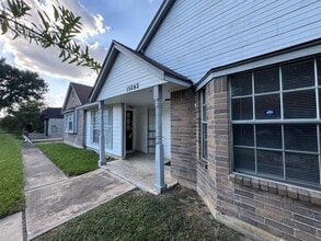 Building Photo - 19242 Woodglen Dr