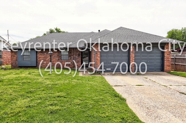 Building Photo - Massive 3BD/2BTH Home Minutes from the Highway.