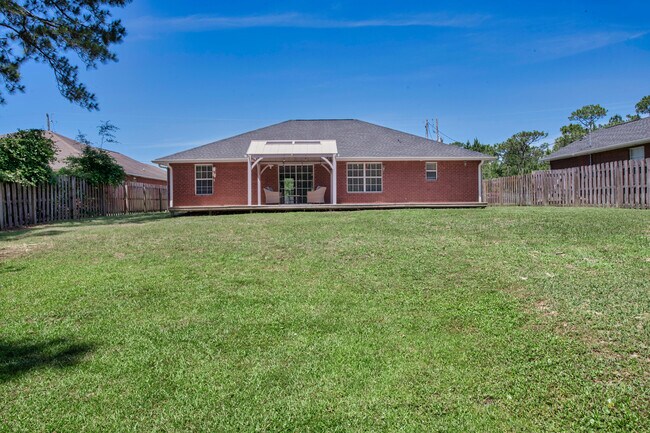 Building Photo - 2442 Raider Ln