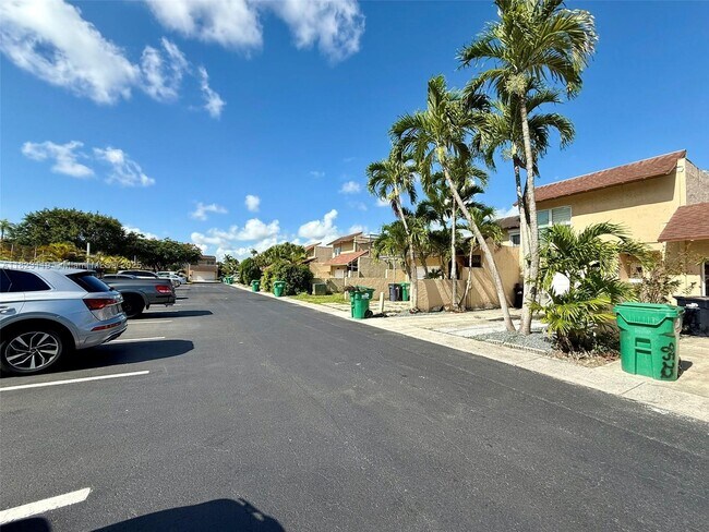 Building Photo - 8522 SW 103rd Ave
