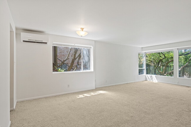 Building Photo - 5044 Sand Point Way NE