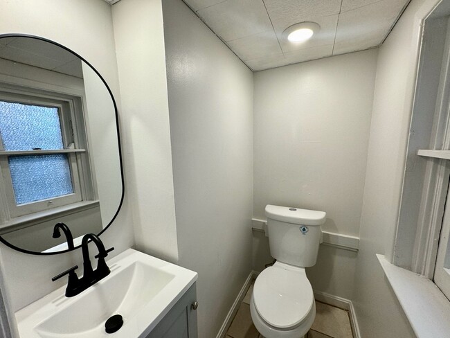 Building Photo - 301 W McMillan St