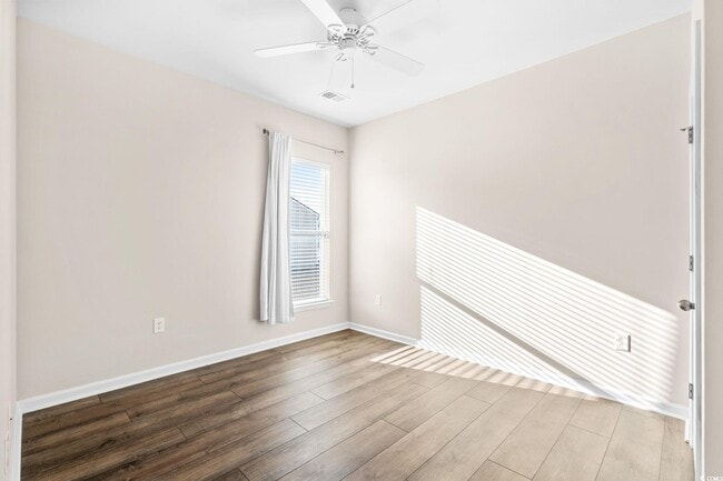 Building Photo - 2401 Hobart St