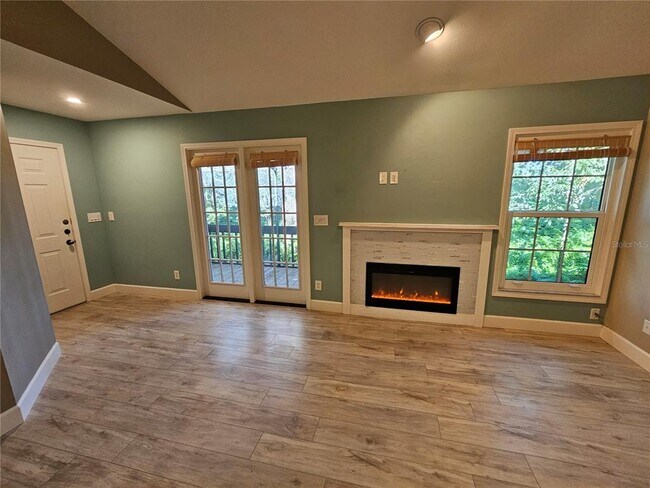 Building Photo - 1210 Cottonwood Trail