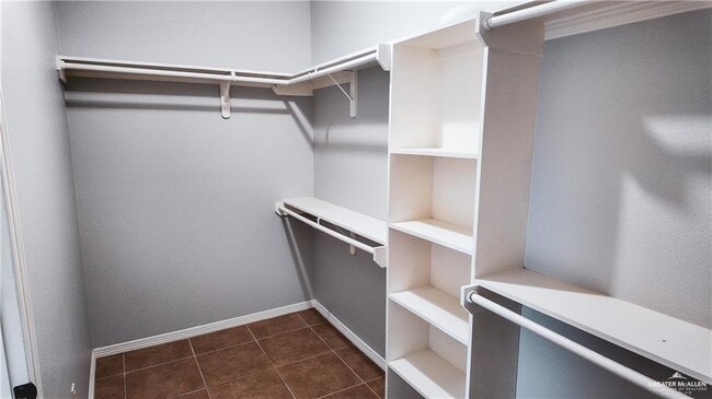 Building Photo - 10 Linva Ave