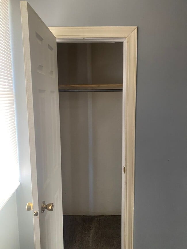 Building Photo - 103 N 10th St