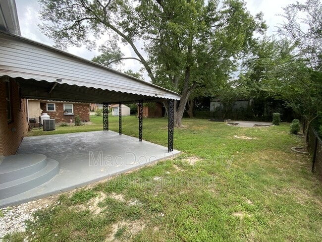 Building Photo - 304 Stratford Ave
