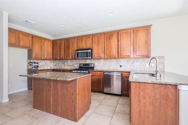 Building Photo - 26114 Sandersgate Ln