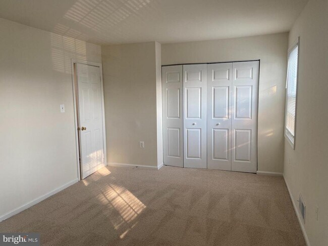 Building Photo - 10175 Irongate Way